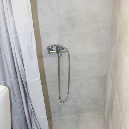 Апартаменты Amazing Studio Next To The Center 10 Mins Walk 123 *