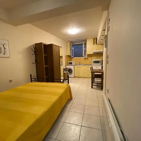 Amazing Studio Next To The Center 10 Mins Walk 123 * Thessaloníki